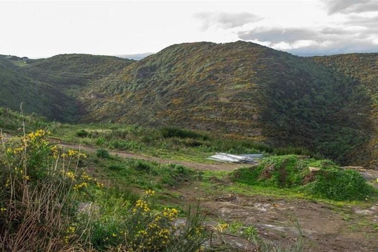 Photo of property in 33 Grumman Lane, Newlands, Wellington, 6037