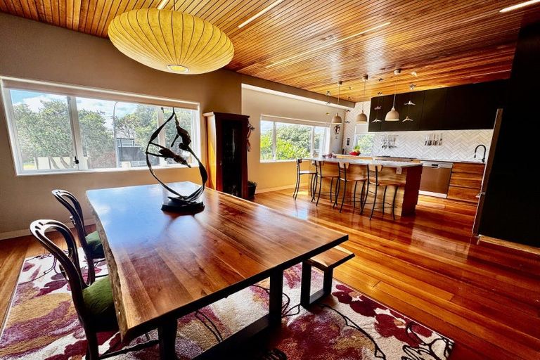 Photo of property in 16 Burnham Street, Seatoun, Wellington, 6022