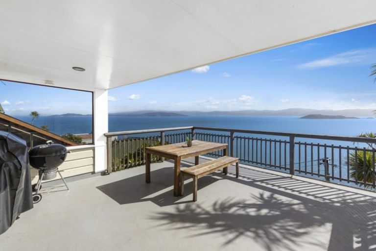 Photo of property in 64 Ferry Road, Days Bay, Lower Hutt, 5013