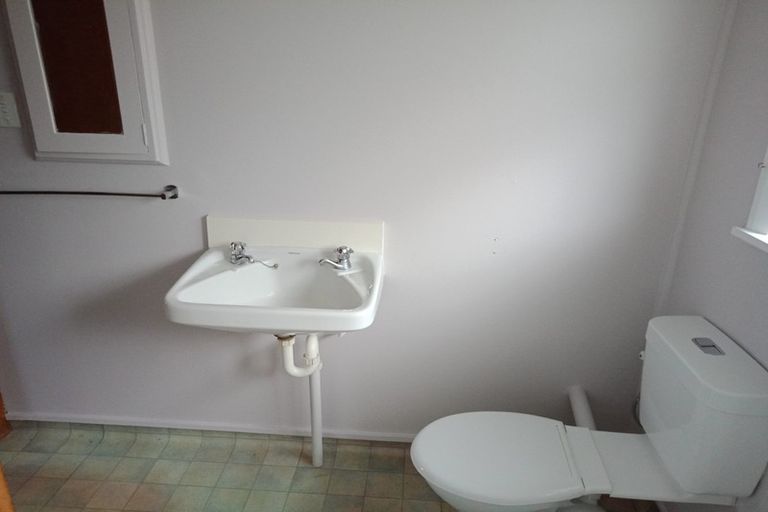 Photo of property in 4/64 Gibbons Street, Ebdentown, Upper Hutt, 5018