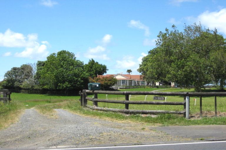 Photo of property in 250 Karaka Road, Karaka, Drury, 2578