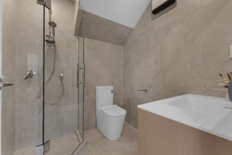 Photo of property in 2 Irwin Lane, Windsor Park, 0632