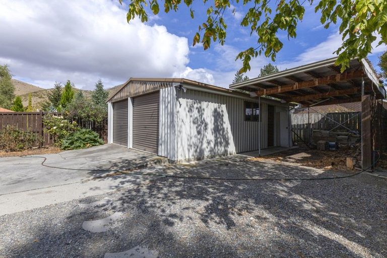 Photo of property in 14 Saint Cuthbert Place, Omarama, 9412