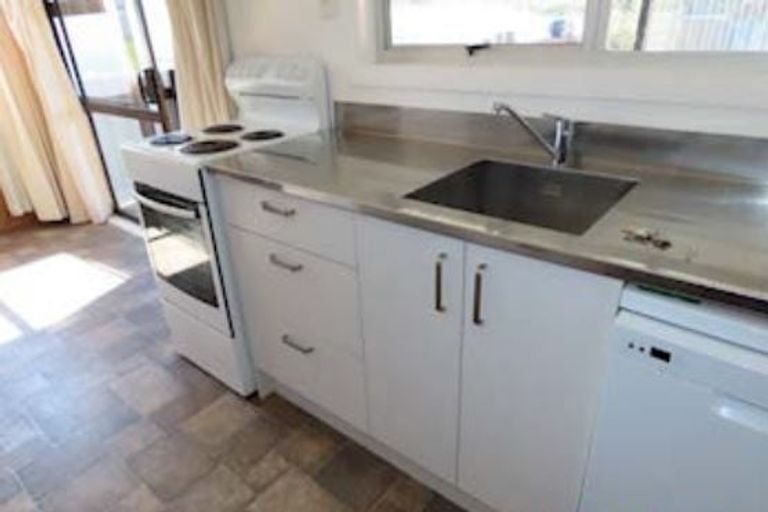 Photo of property in 3 Blue Way, Glendene, Auckland, 0602