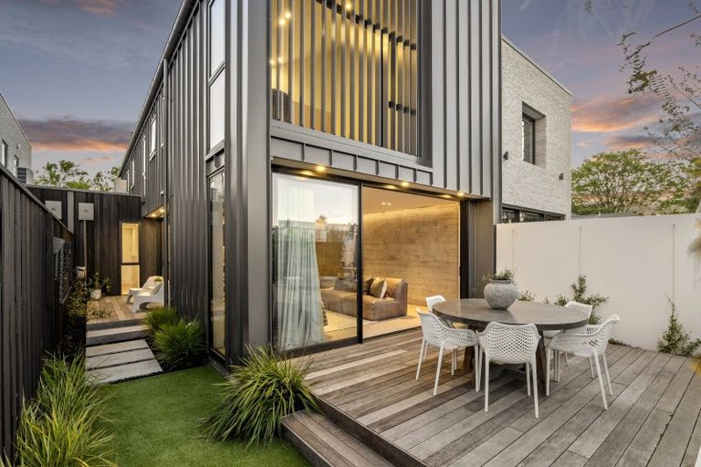 Photo of property in 32a Gracefield Avenue, Christchurch Central, Christchurch, 8013