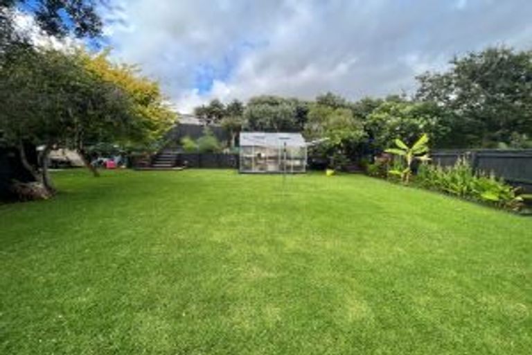 Photo of property in 8 Sunset Terrace, Waikanae Beach, Waikanae, 5036