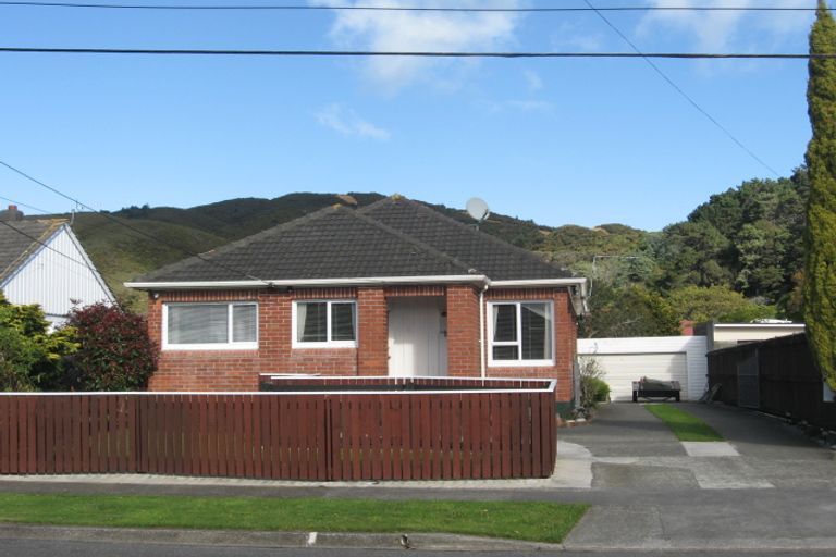 Photo of property in 22 Pilcher Crescent, Naenae, Lower Hutt, 5011