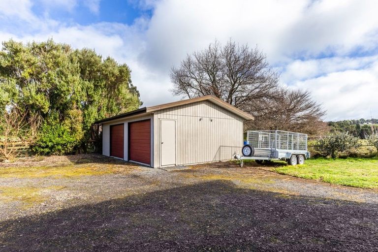 Photo of property in 17 Parerohi Grove, Kuratau, Turangi, 3381