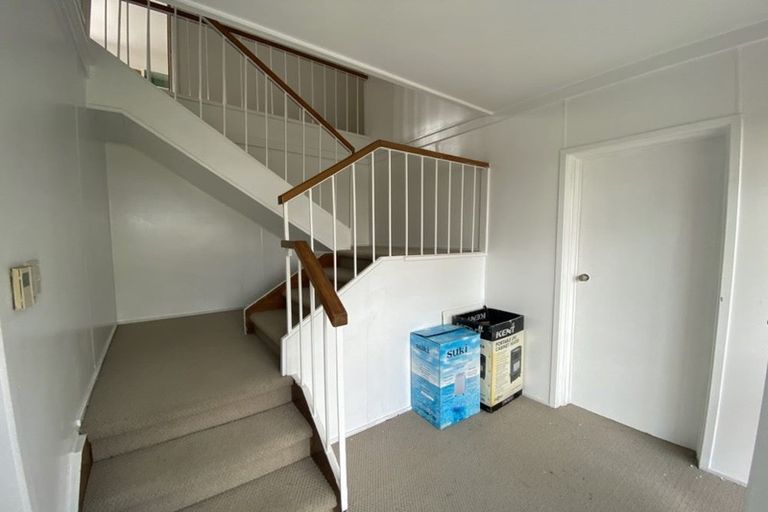 Photo of property in 1 Glenmore Road, Pakuranga Heights, Auckland, 2010