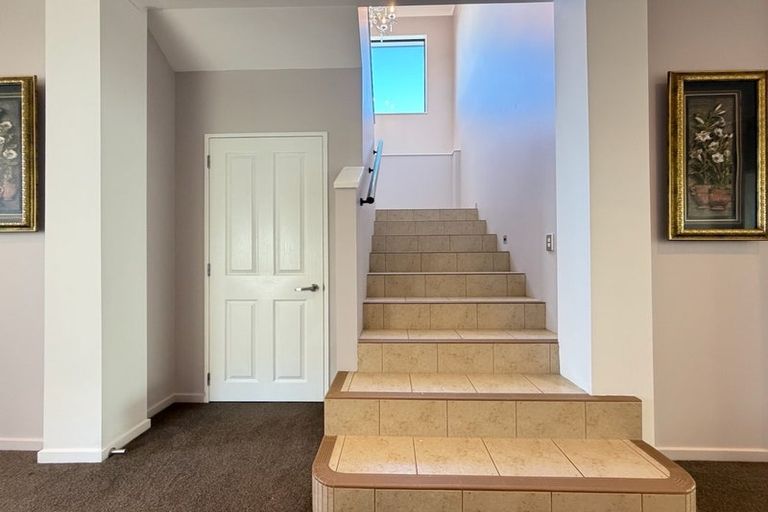 Photo of property in 27 Sandybrow, Churton Park, Wellington, 6037