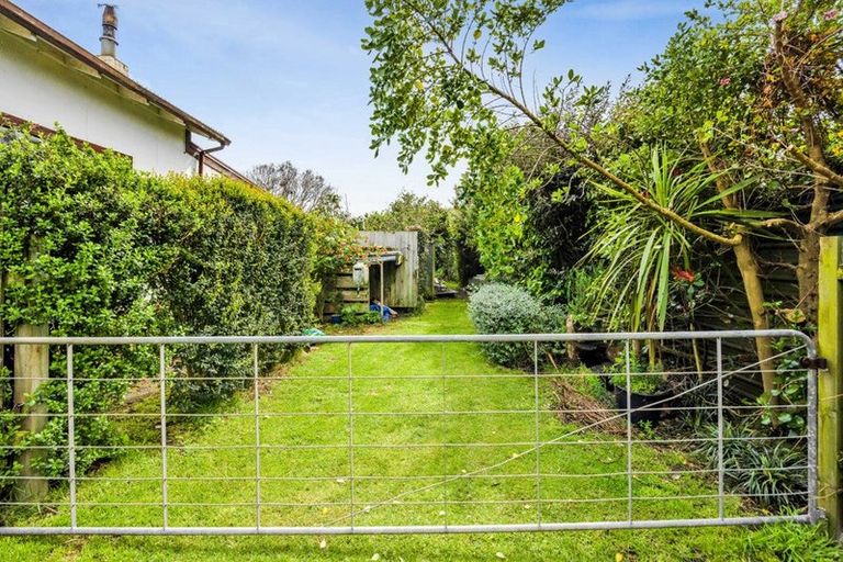 Photo of property in 77 Kapuni Street, Manaia, 4612