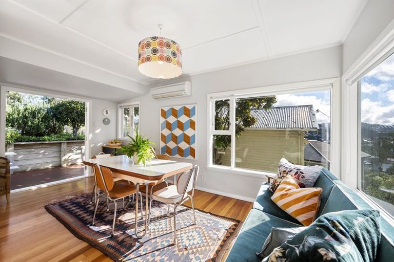 Photo of property in 12 Liffey Crescent, Island Bay, Wellington, 6023