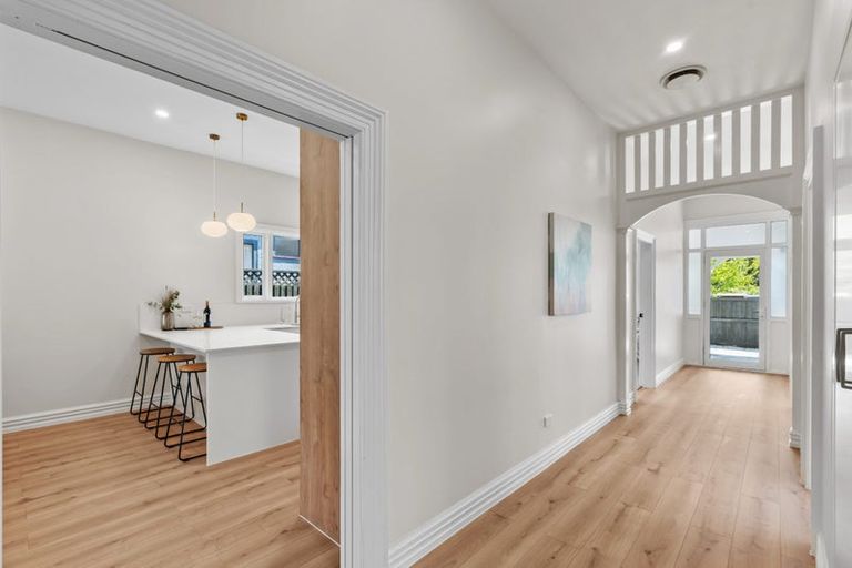 Photo of property in 10 Weston Road, St Albans, Christchurch, 8052