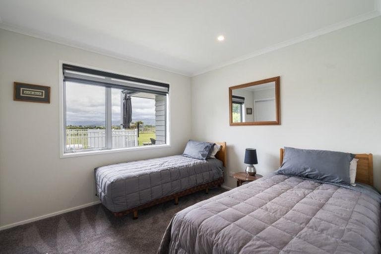 Photo of property in 14 Heatherlea Road West, Levin, 5575