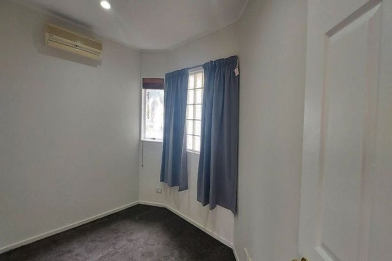 Photo of property in 825 Chapel Road, Shamrock Park, Auckland, 2016