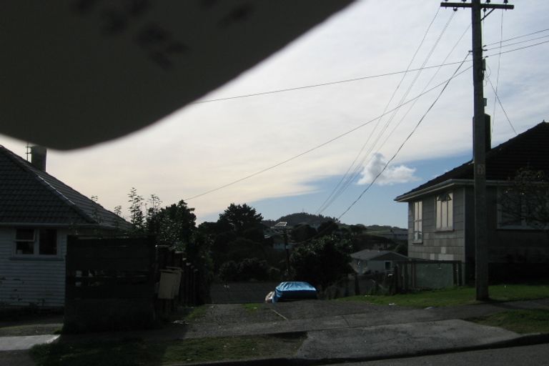 Photo of property in 10a-d Cumberland Grove, Cannons Creek, Porirua, 5024