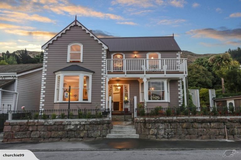 Photo of property in 16 Godley Quay, Lyttelton, 8082