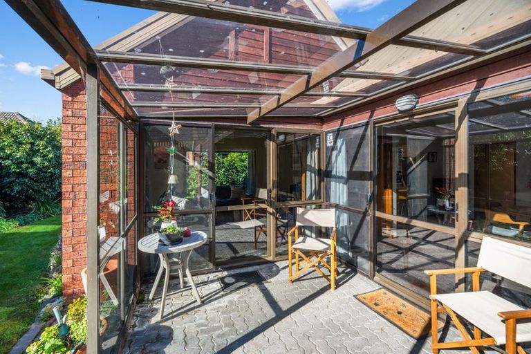 Photo of property in 2/6 Cricklewood Place, Avonhead, Christchurch, 8042