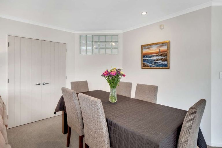 Photo of property in 4 Barry Curtis Place, Levin, 5510
