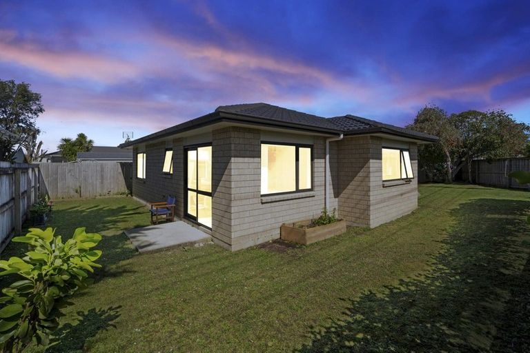 Photo of property in 2a Newham Place, Henderson, Auckland, 0612