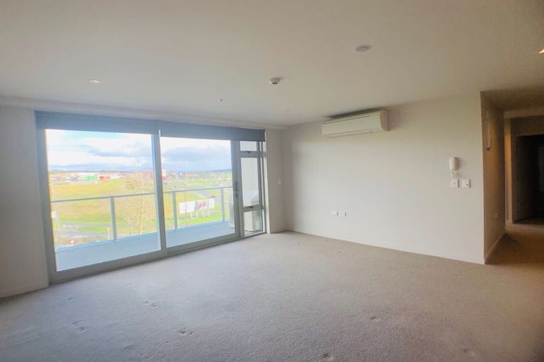 Photo of property in 604/27 Don Mckinnon Drive, Albany, Auckland, 0632