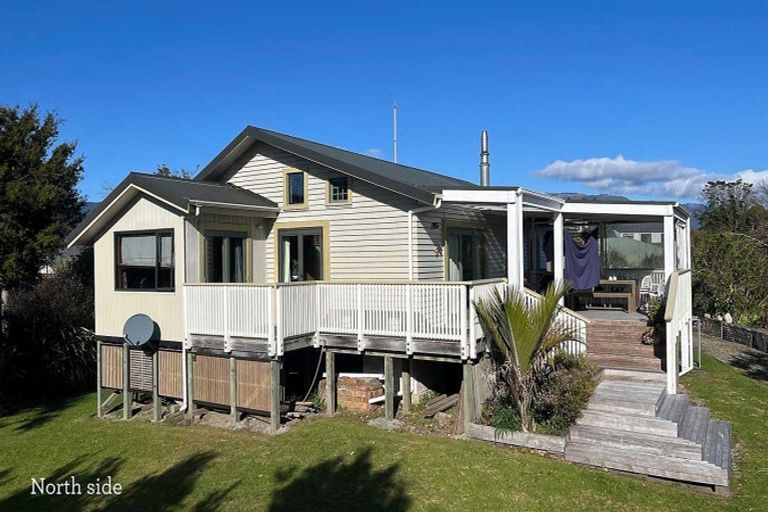 Photo of property in 71 Snodgrass Road, Westport, 7892