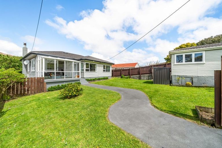Photo of property in 342 Main Road, Tawa, Wellington, 5028