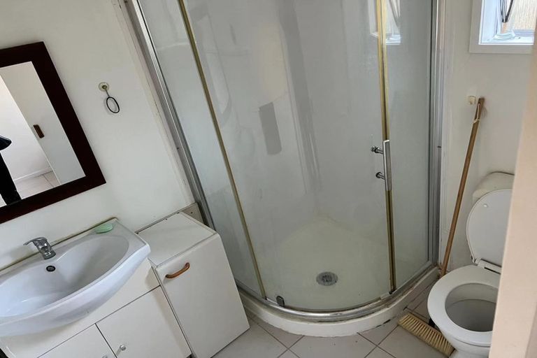 Photo of property in 62 James Street, Bayview, Auckland, 0629