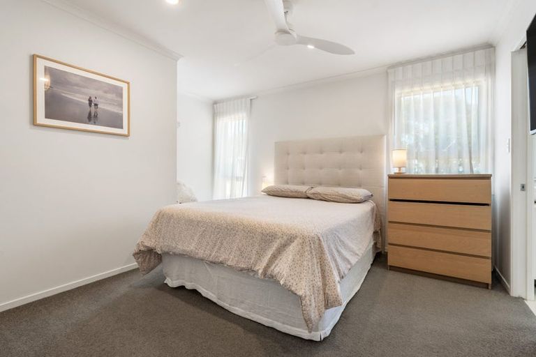 Photo of property in 5/13 Kaihu Street, Northcote, Auckland, 0627