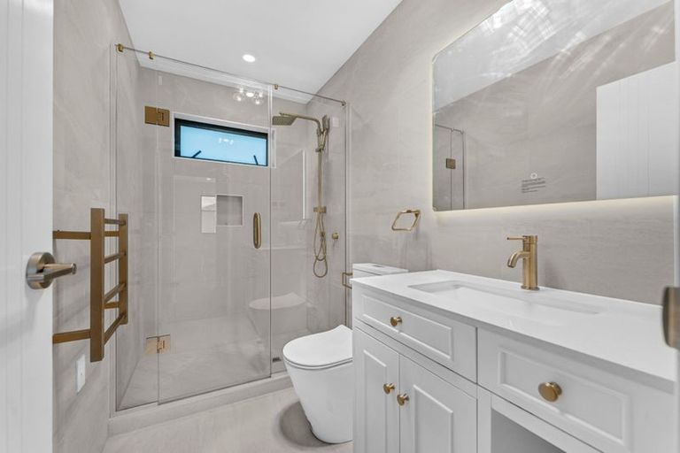 Photo of property in 8 Gardiner Grove, Mangere East, Auckland, 2024