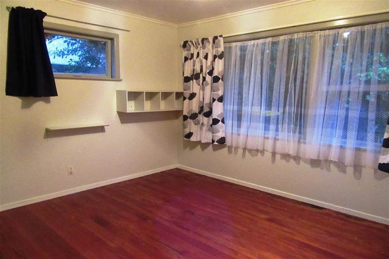 Photo of property in 45 Sunset Road, Totara Vale, Auckland, 0632