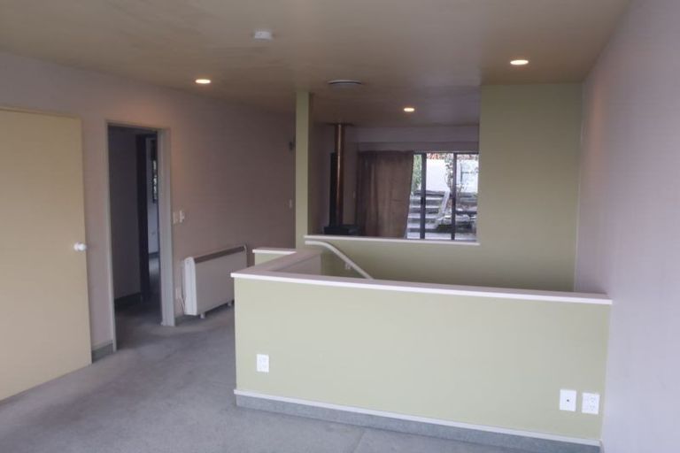 Photo of property in 49a Wynyard Crescent, Fernhill, Queenstown, 9300