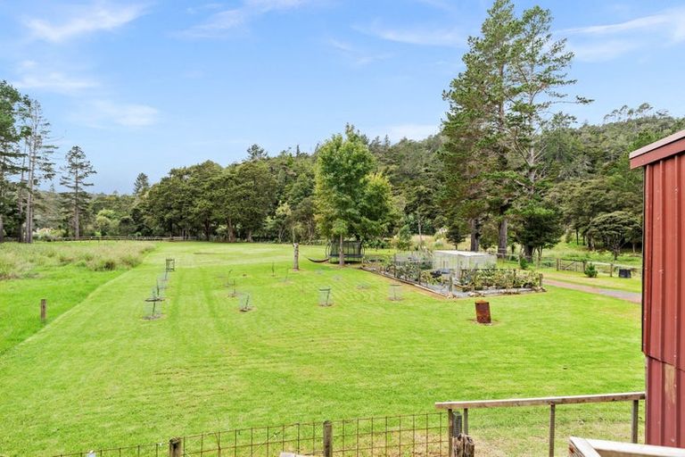 Photo of property in 1042 Ngunguru Road, Kiripaka, Whangarei, 0173