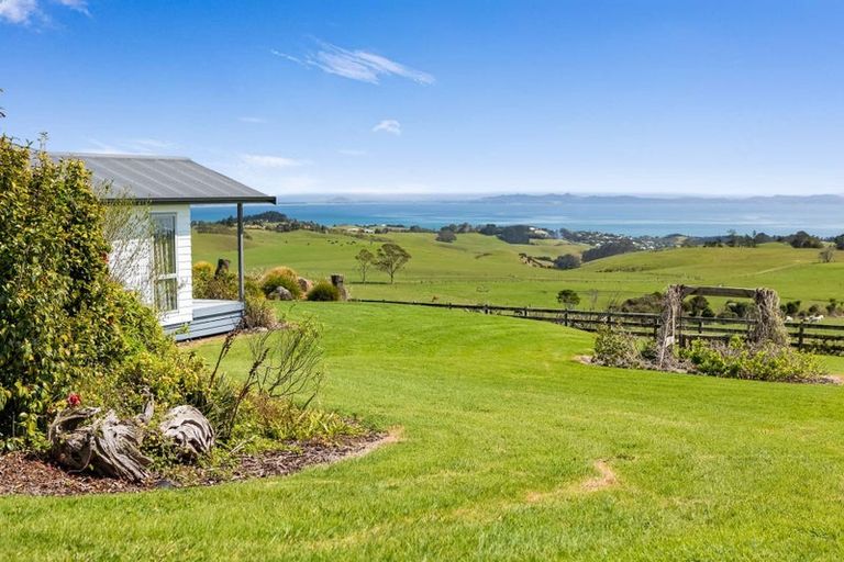 Photo of property in 601 Cable Bay Block Road, Cable Bay, 0420