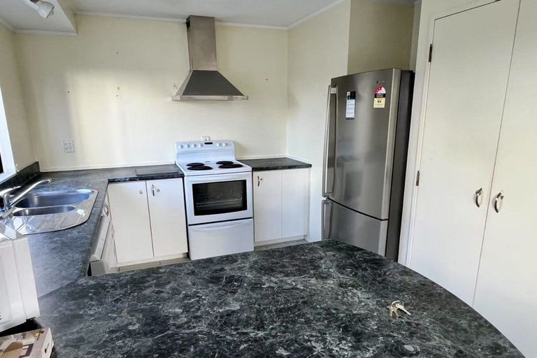 Photo of property in 2/10 Belmont Terrace, Milford, Auckland, 0620