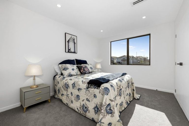 Photo of property in 13 Catalina Avenue, Rosehill, Papakura, 2113