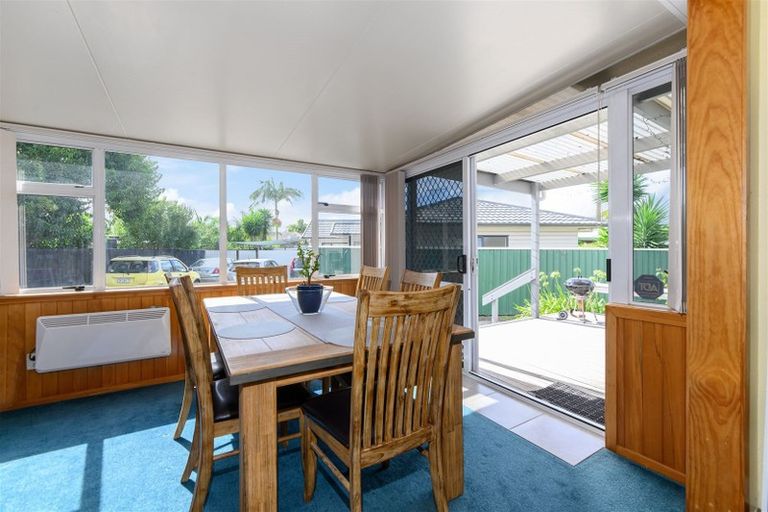 Photo of property in 85 Gloria Avenue, Te Atatu Peninsula, Auckland, 0610