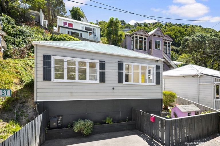 Photo of property in 2 Entrance Street, Aro Valley, Wellington, 6012
