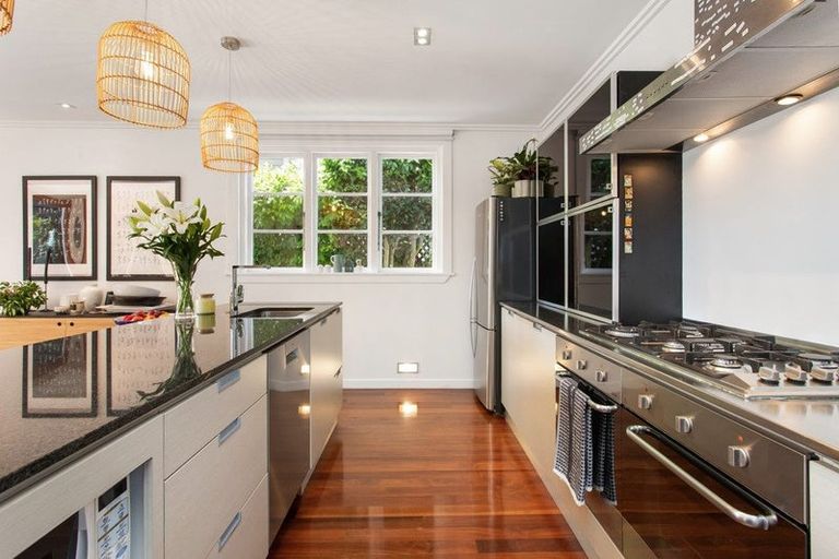 Photo of property in 90 Murray Place, St Albans, Christchurch, 8014