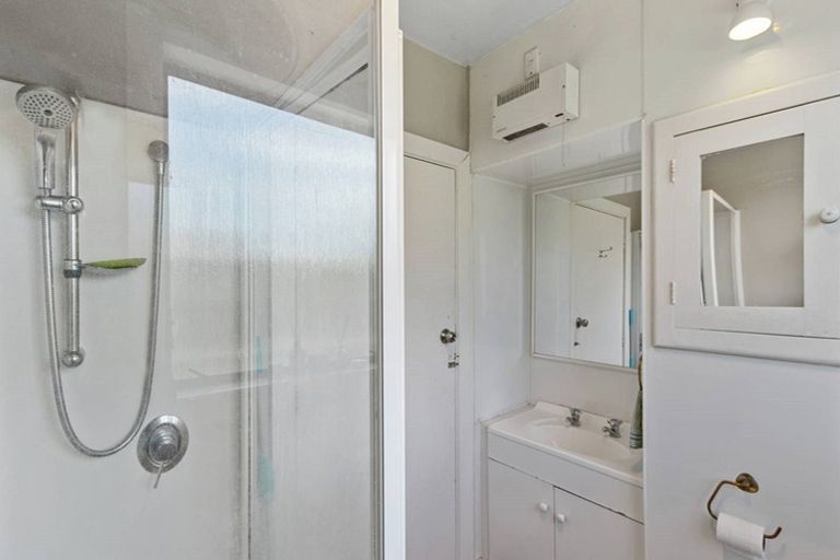 Photo of property in 24 Grassmere Street, Papanui, Christchurch, 8052