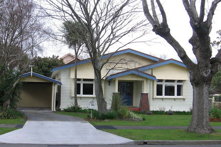 Photo of property in 42a Manapouri Crescent, Hokowhitu, Palmerston North, 4410