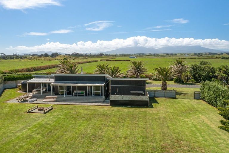 Photo of property in 77 Anglers Avenue, Warea, New Plymouth, 4381