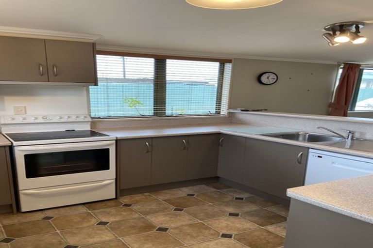 Photo of property in 4 Queen Street, Winton, 9720