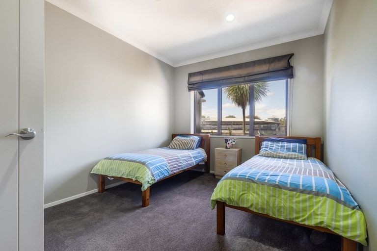 Photo of property in 104 Abergeldie Way, Cambridge, 3493