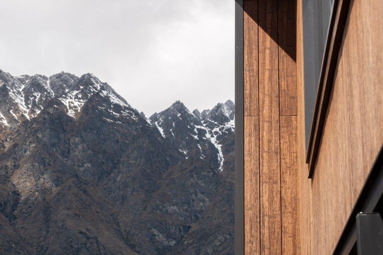 Photo of property in 10 Rushland Road, Jacks Point, 9371