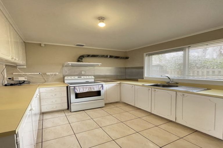 Photo of property in 1/4 Palm Court Drive, Glen Eden, Auckland, 0602