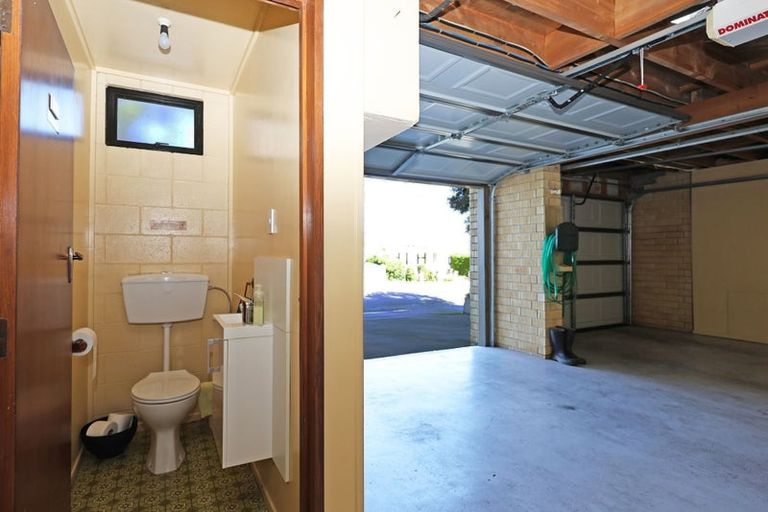 Photo of property in 11 Leven Street, South Hill, Oamaru, 9400