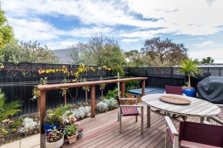 Photo of property in 93b Beachville Road, Redcliffs, Christchurch, 8081