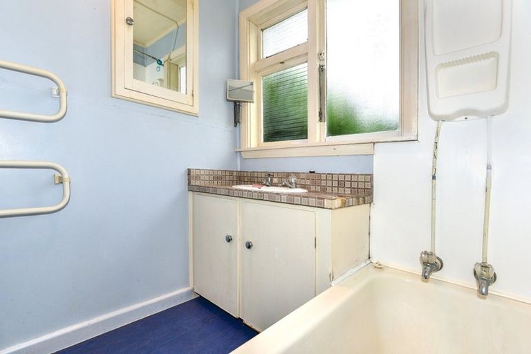 Photo of property in 9 Moyna Avenue, Dallington, Christchurch, 8061