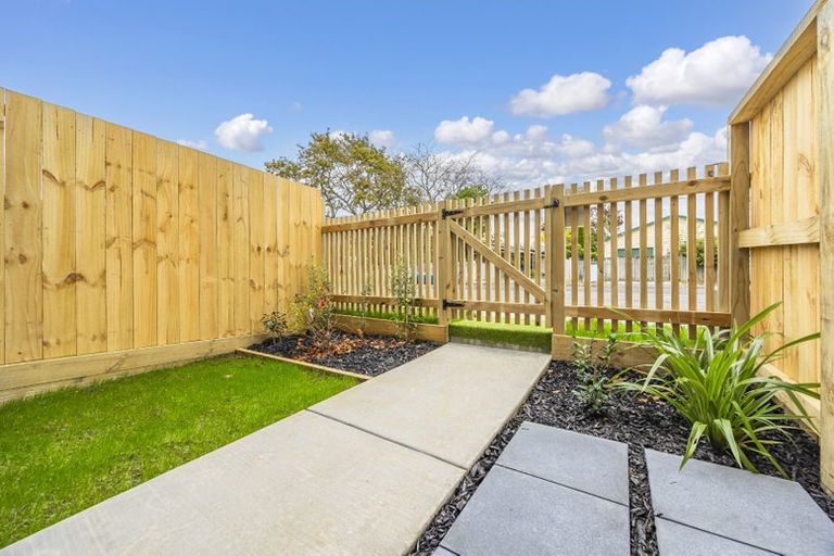 Photo of property in 7/35 Young Crescent, Drury, 2113